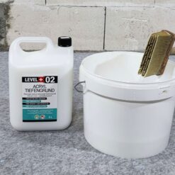 Głęboko gruntujący podkład akrylowy LEVEL+ 5L Grunt Uniwersalny Bez przebarwień Bezrozpuszczalnikowy pod farbę i tapety L+02