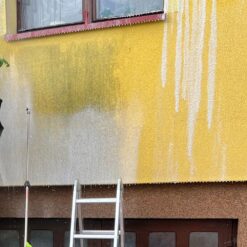 LEVEL+ Środek do czyszczenia elewacji, dachów i bruku z glonów, mchu i pleśni natychmiast z ochroną metalu L+72 - 30KG