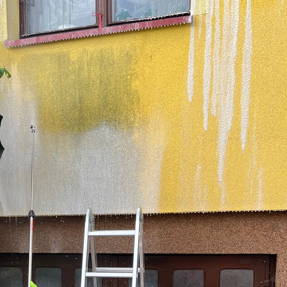 LEVEL+ Środek do czyszczenia elewacji, dachów i bruku z glonów, mchu i pleśni natychmiast z ochroną metalu L+72 - 30KG - obrazek 15