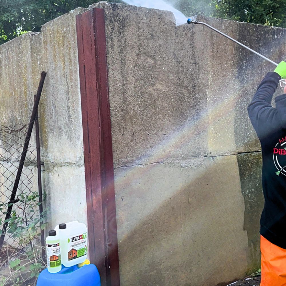 LEVEL+ Środek do czyszczenia elewacji, dachów i bruku z glonów, mchu i pleśni natychmiast z ochroną metalu L+72 - 30KG - obrazek 6